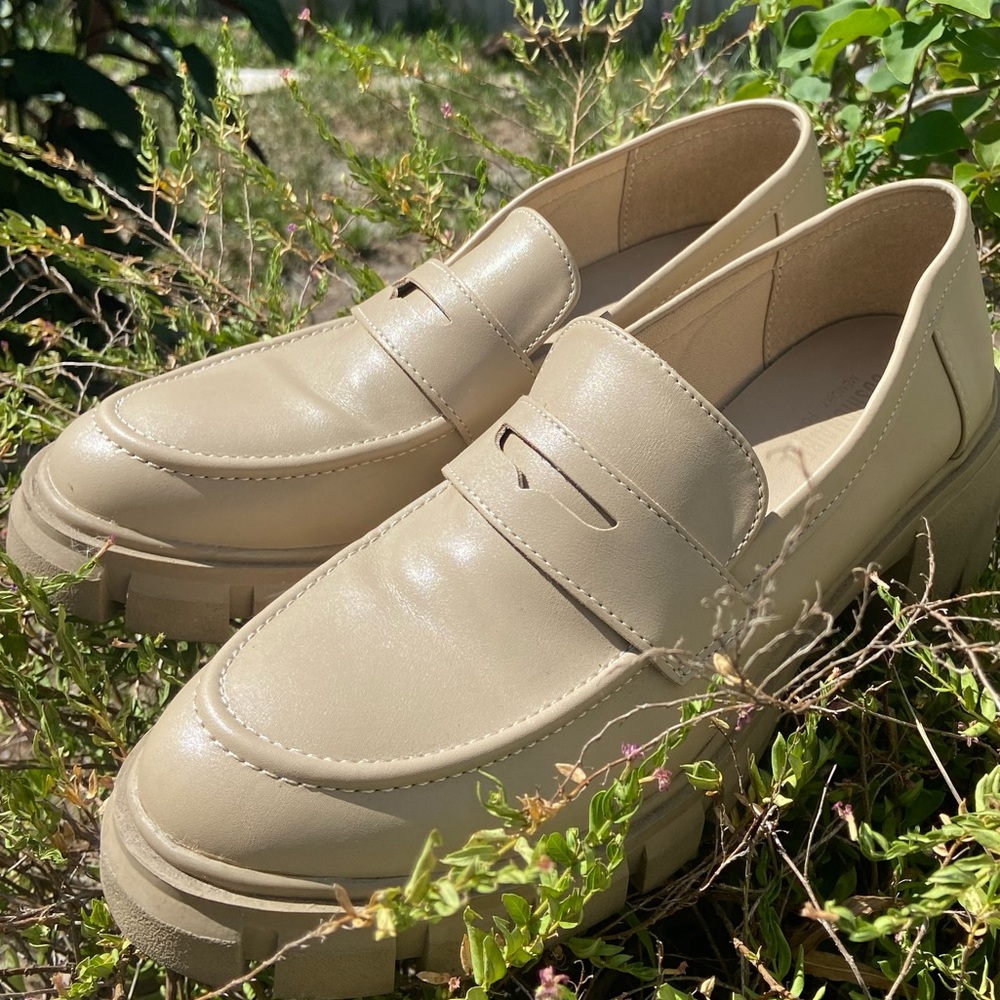 CREAM TAN PLATFORMED LOAFERS - Picture 7 of 12